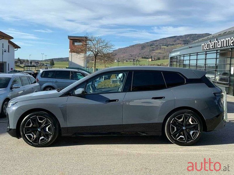 2022' BMW iX photo #3