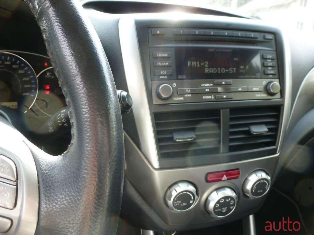 2010' Subaru Forester photo #5