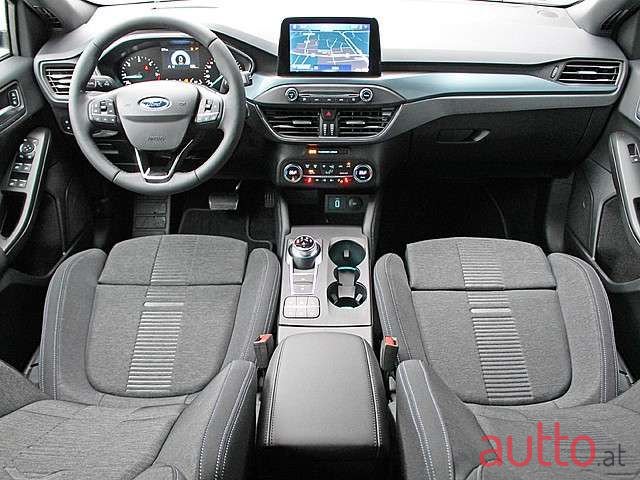 2020' Ford Focus photo #6