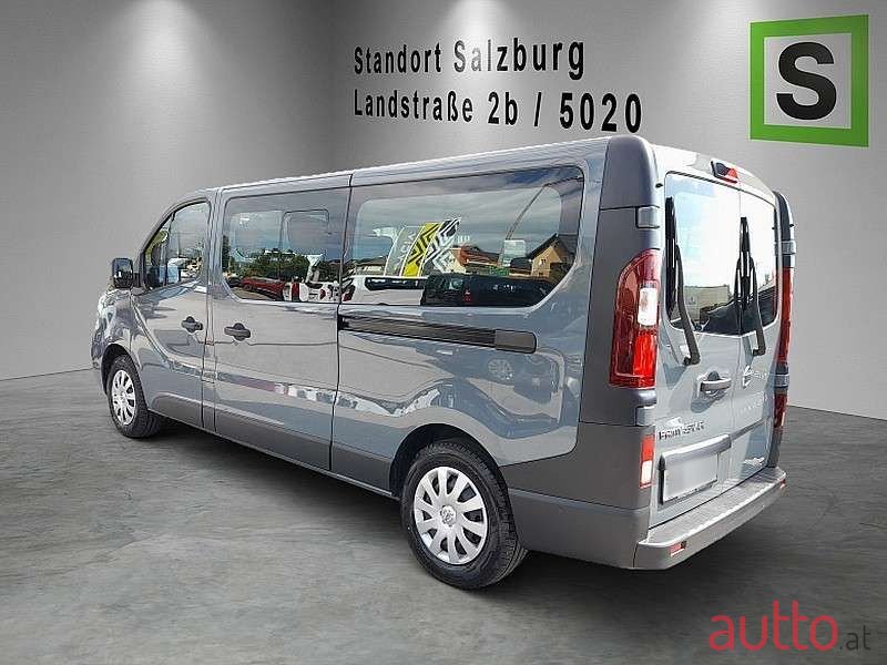 2024' Nissan Primastar photo #2