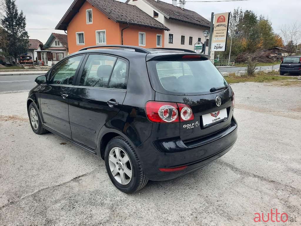 2010' Volkswagen Golf photo #4