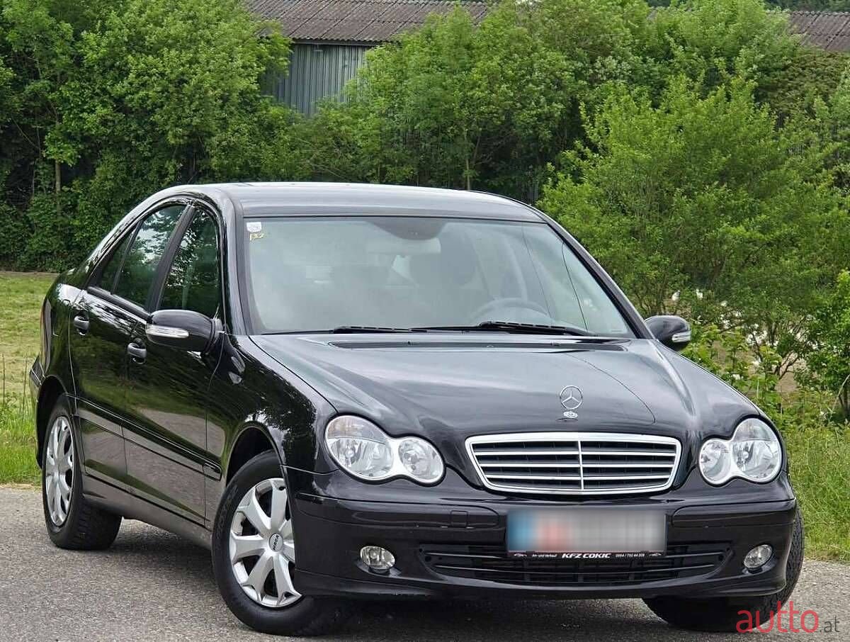 2005' Mercedes-Benz C-Klasse photo #2