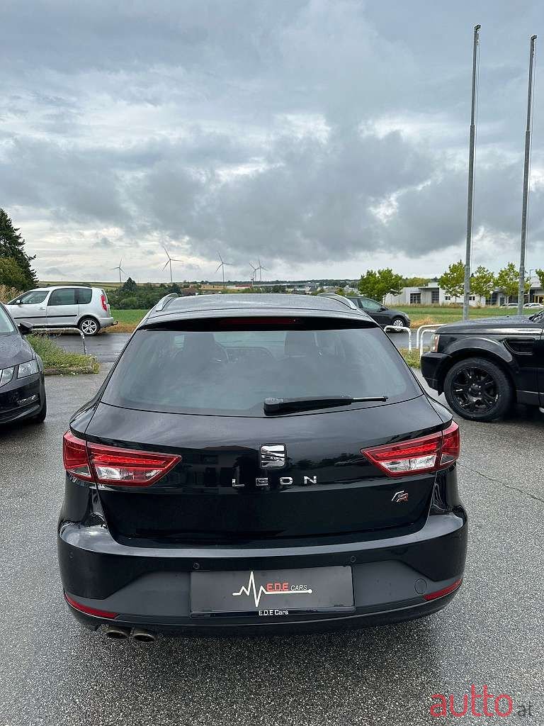 2015' SEAT Leon photo #5