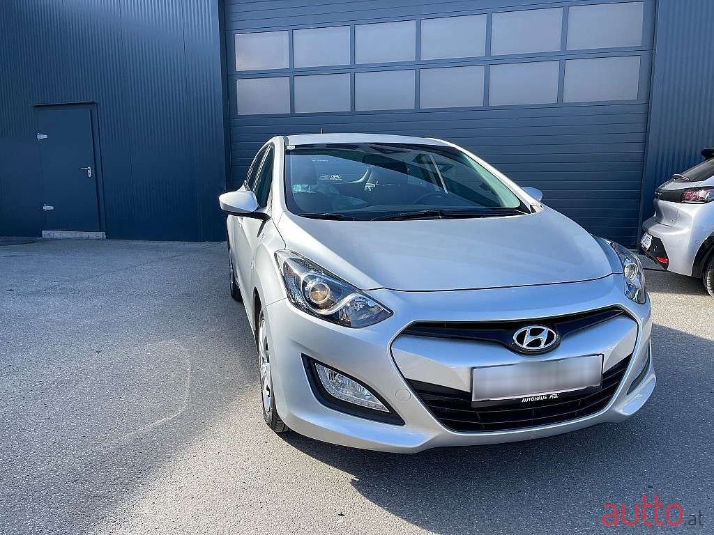 2012' Hyundai i30 photo #1