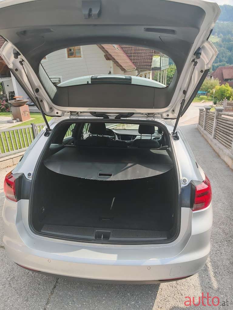 2021' Opel Astra photo #3