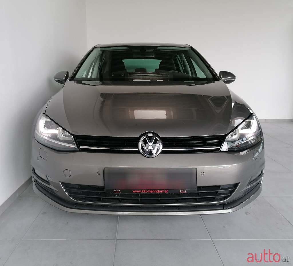 2016' Volkswagen Golf photo #2