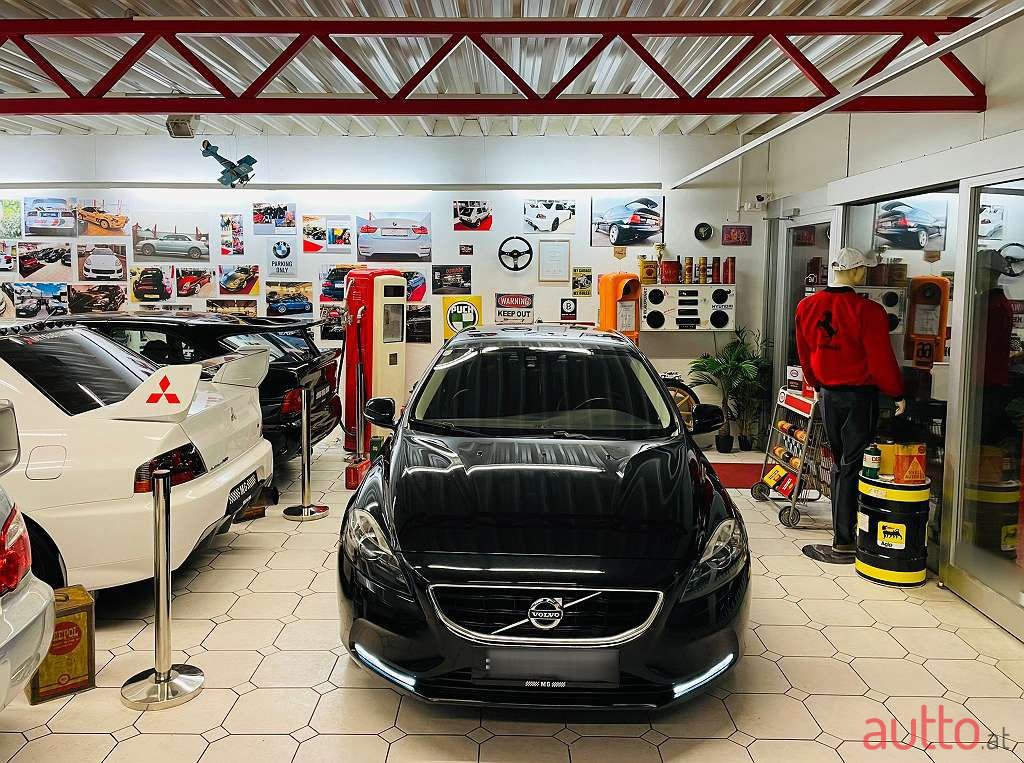 2012' Volvo V40 photo #4