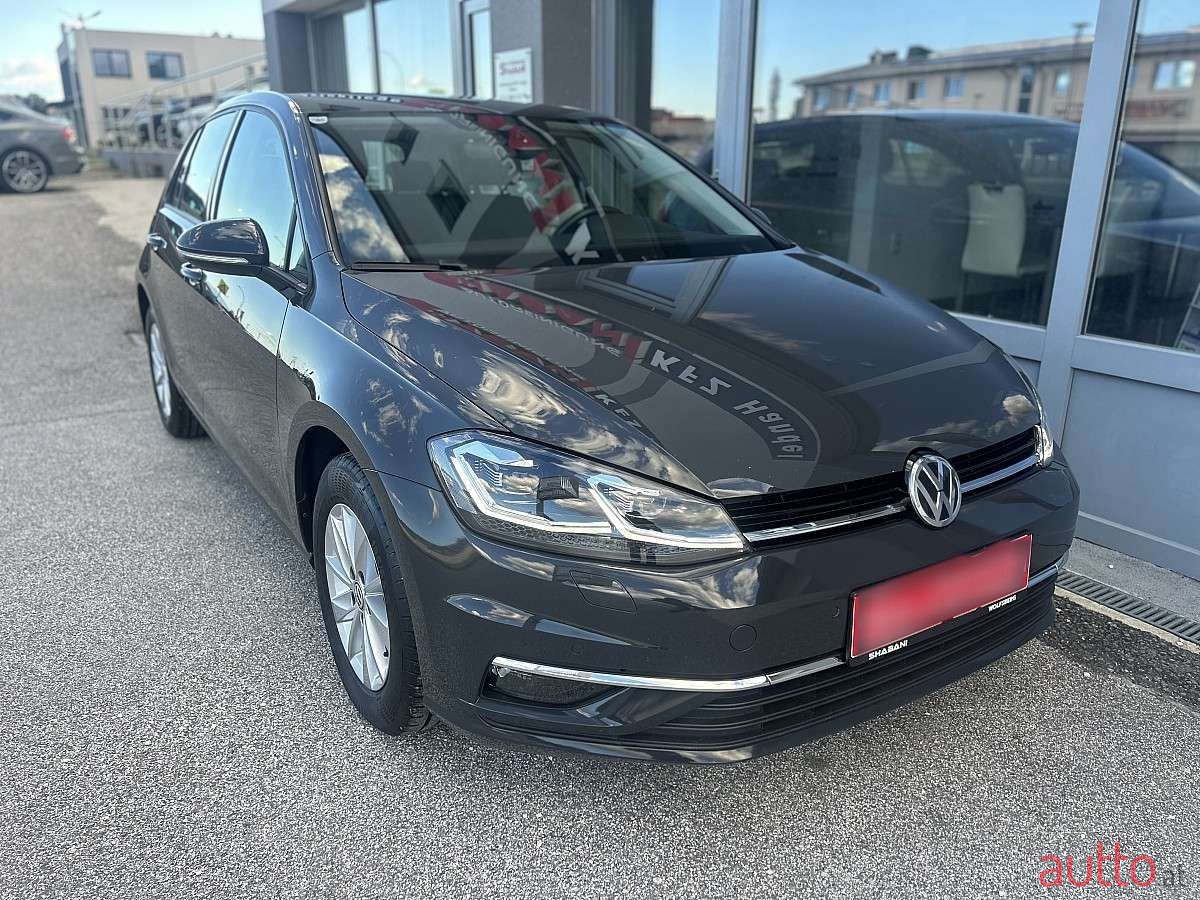 2018' Volkswagen Golf photo #4