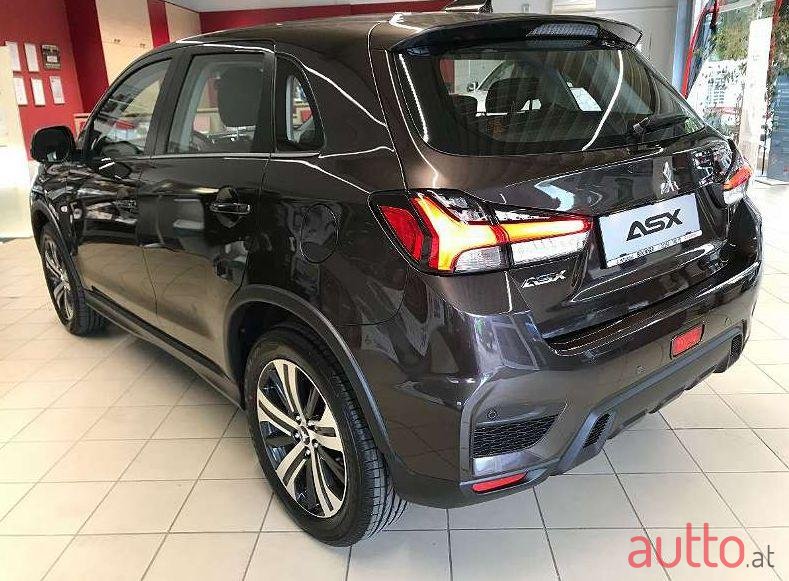 2019' Mitsubishi ASX photo #2