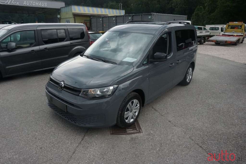 2023' Volkswagen Caddy photo #1