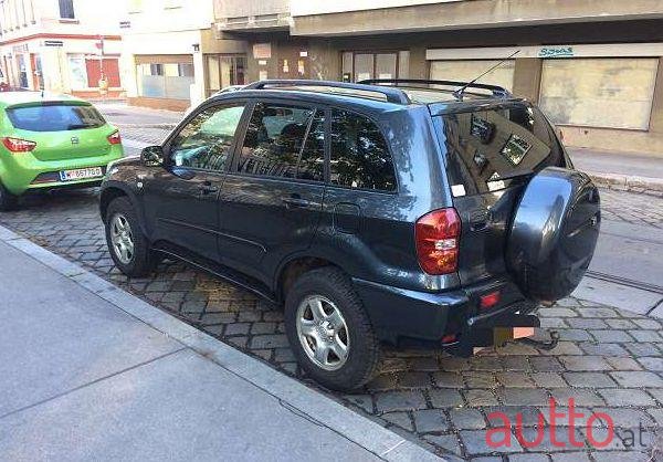 2004' Toyota RAV4 photo #1