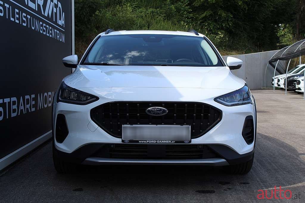 2023' Ford Focus photo #2