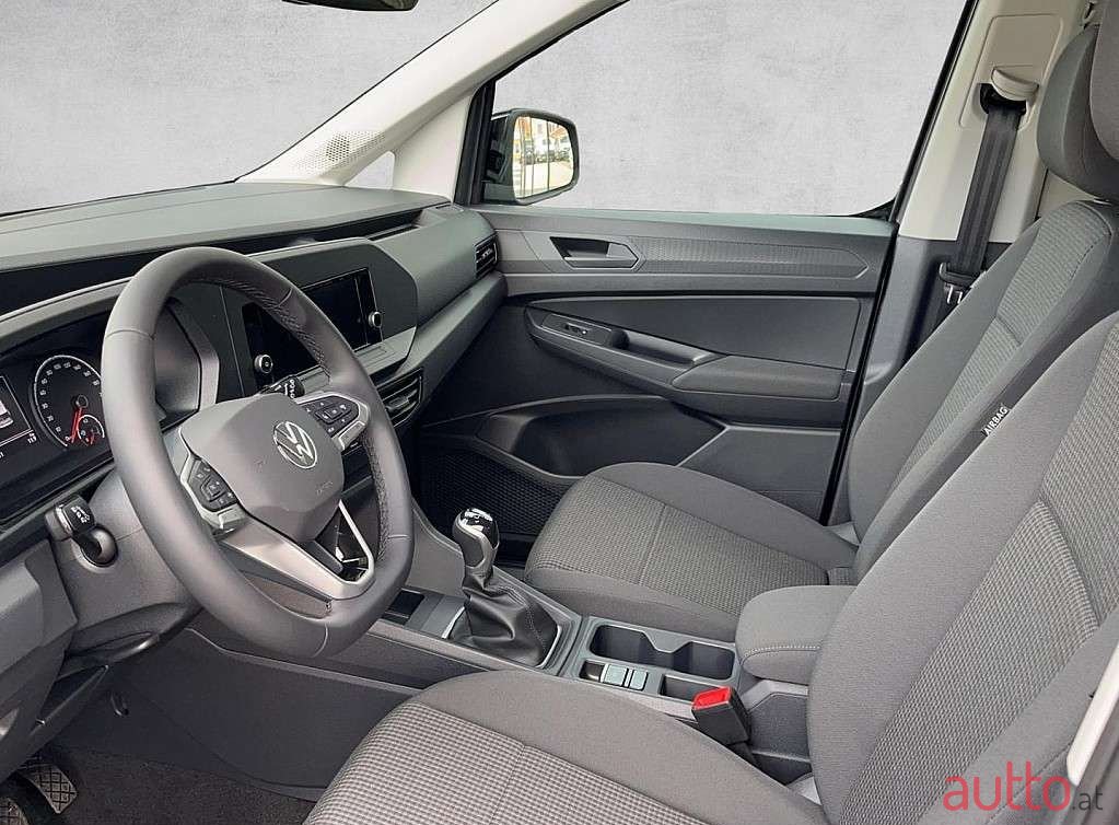 2023' Volkswagen Caddy photo #6