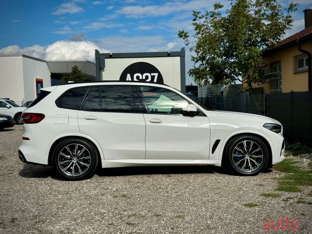 2020' BMW X5 photo #6