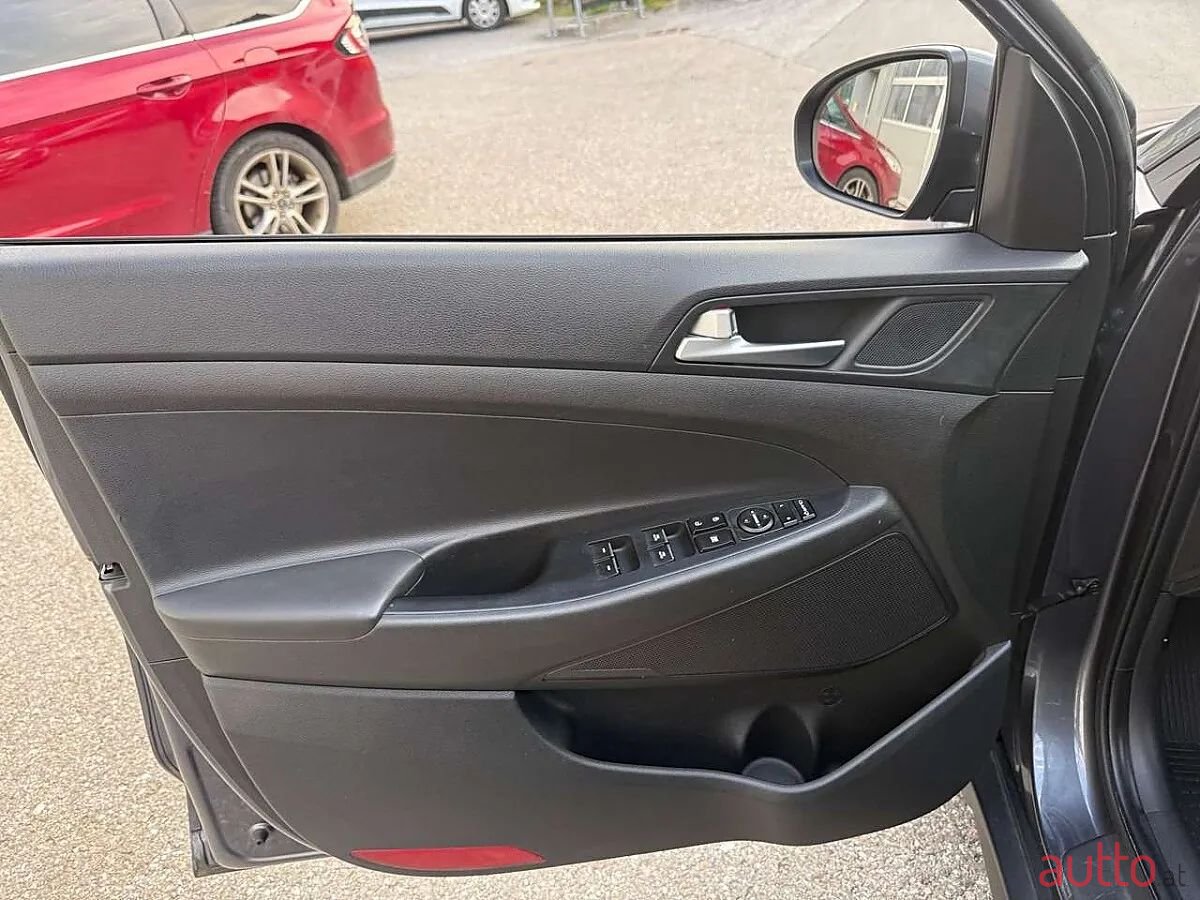 2019' Hyundai Tucson photo #6