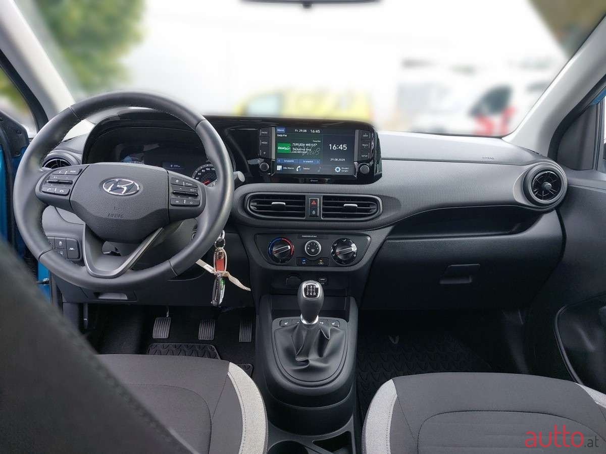 2021' Hyundai i10 photo #4