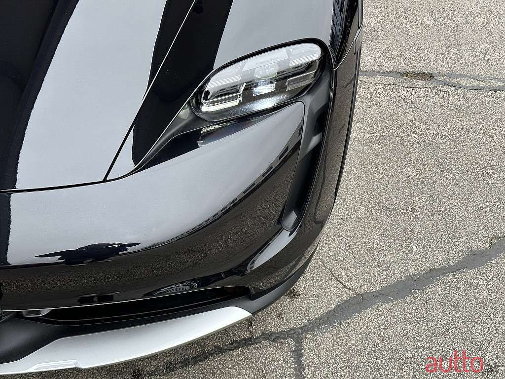 2023' Porsche Taycan photo #5