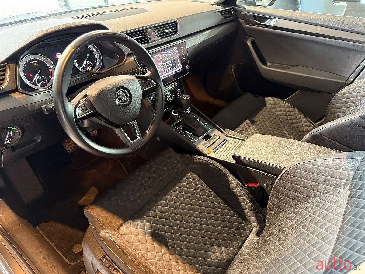 2020' Skoda Superb photo #5