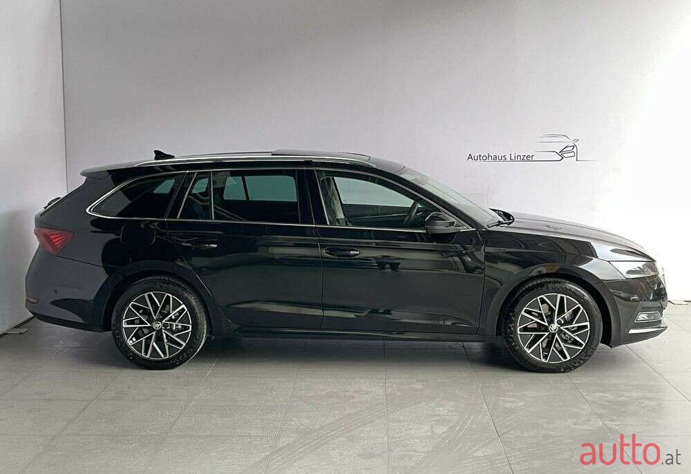 2022' Skoda Octavia photo #4