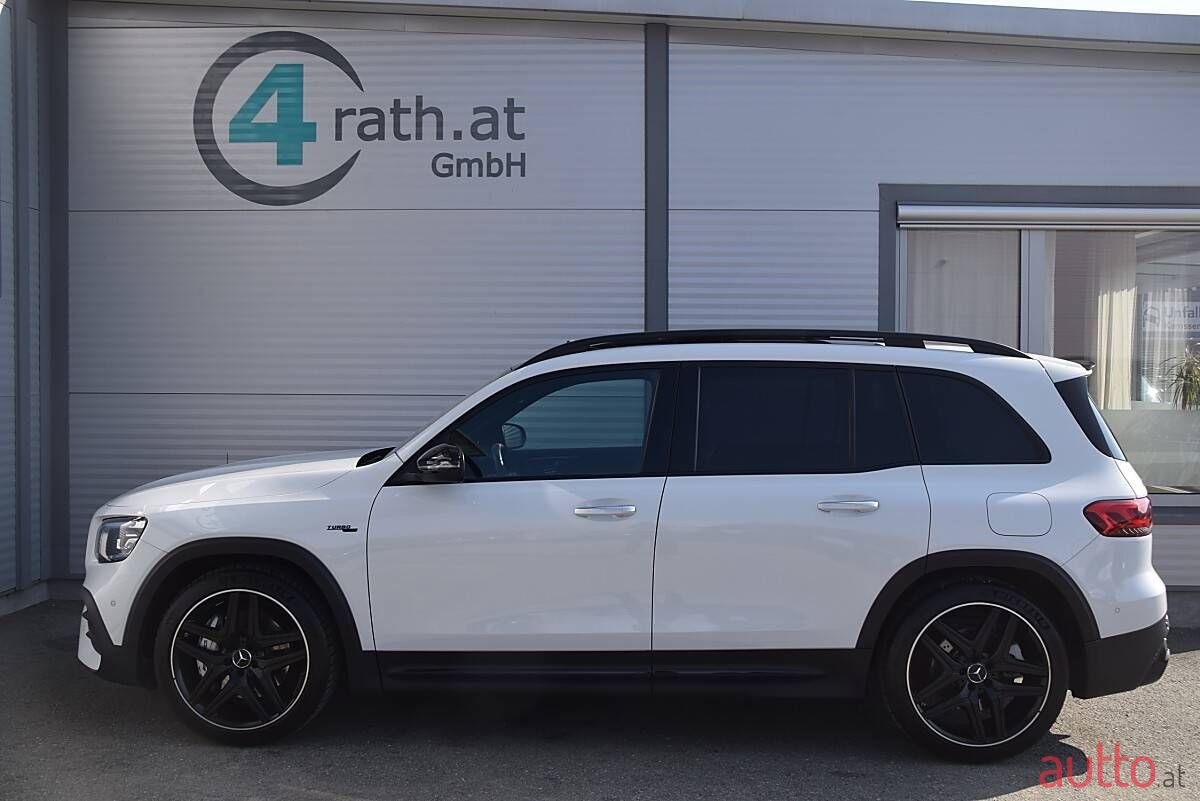 2024' Mercedes-Benz GLB photo #6