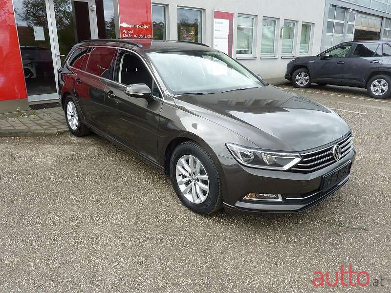 2016' Volkswagen Passat photo #4