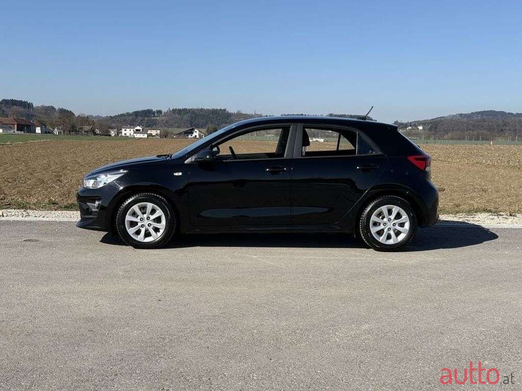 2021' Kia Rio photo #2