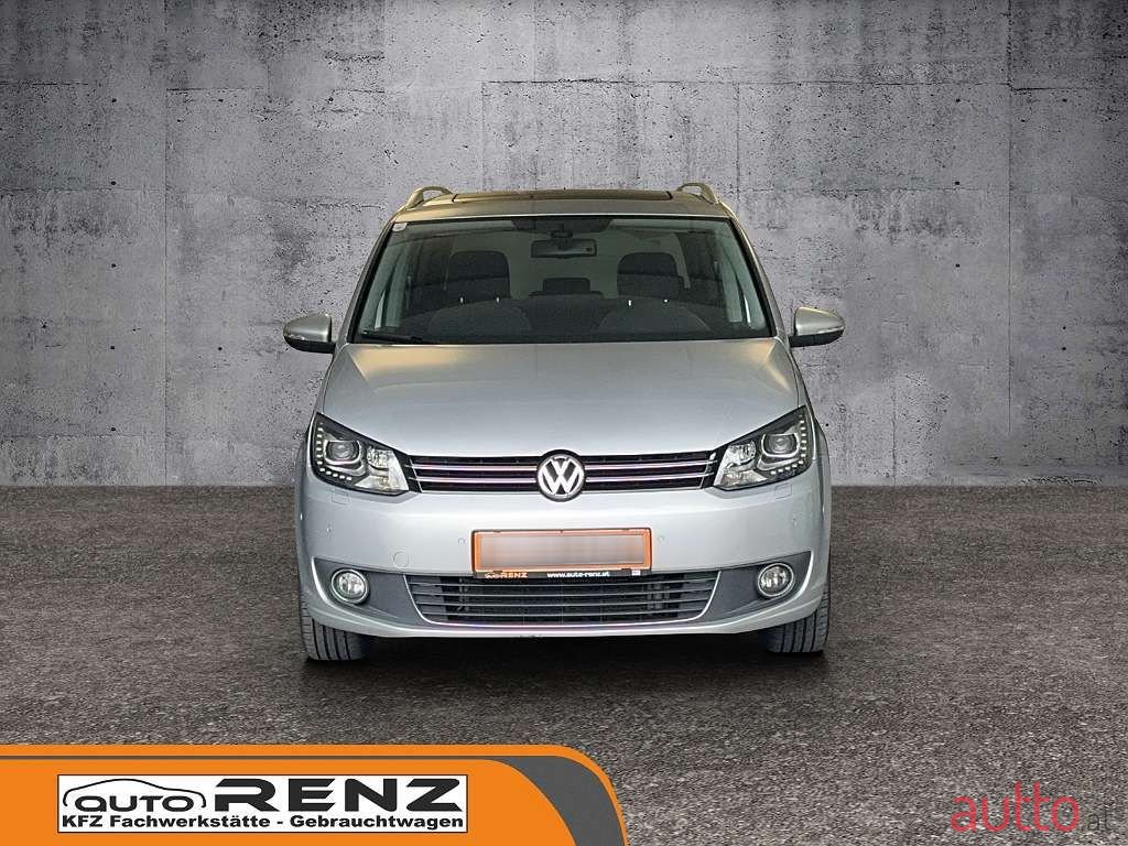 2014' Volkswagen Touran photo #2