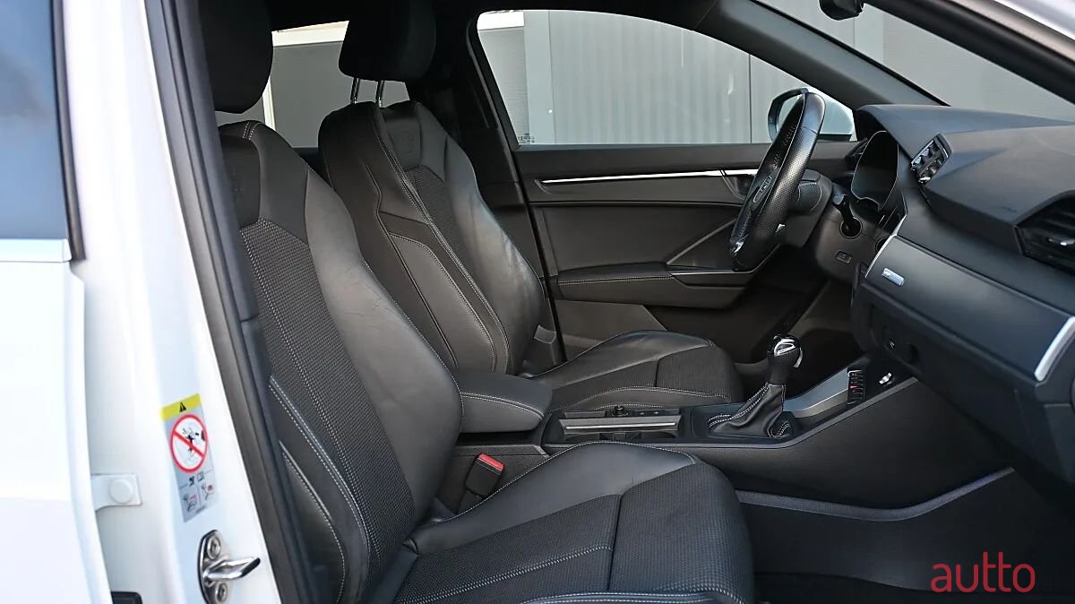 2020' Audi Q3 photo #5
