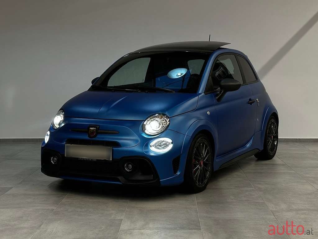 2021' Fiat 500 Abarth photo #1