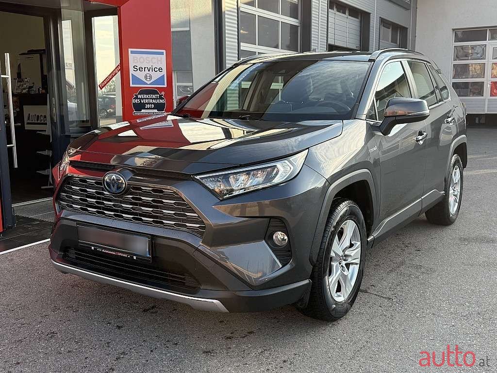 2020' Toyota RAV4 photo #1
