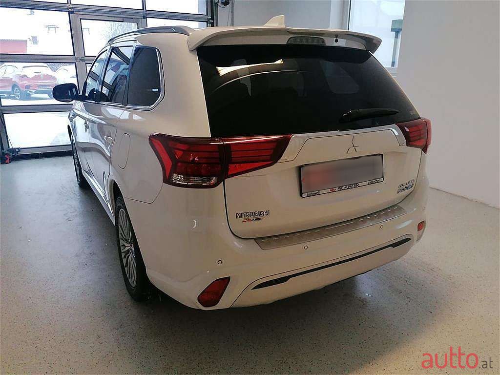 2018' Mitsubishi Outlander photo #3