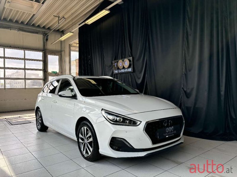 2020' Hyundai i30 photo #3