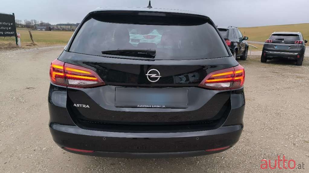 2019' Opel Astra photo #4