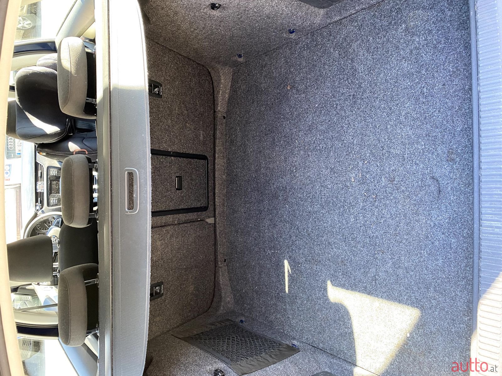 2015' Skoda Octavia photo #2