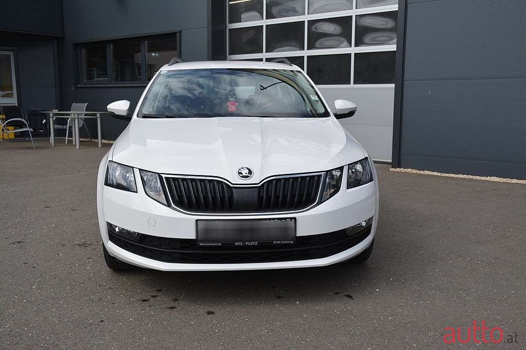 2017' Skoda Octavia photo #2