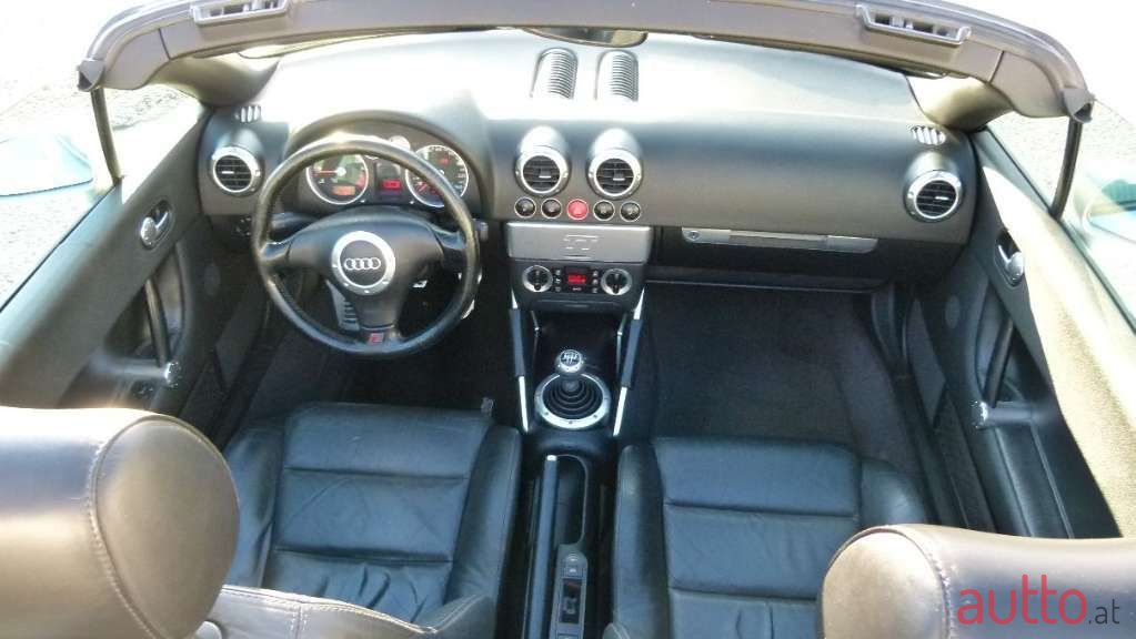 2004' Audi TT photo #2