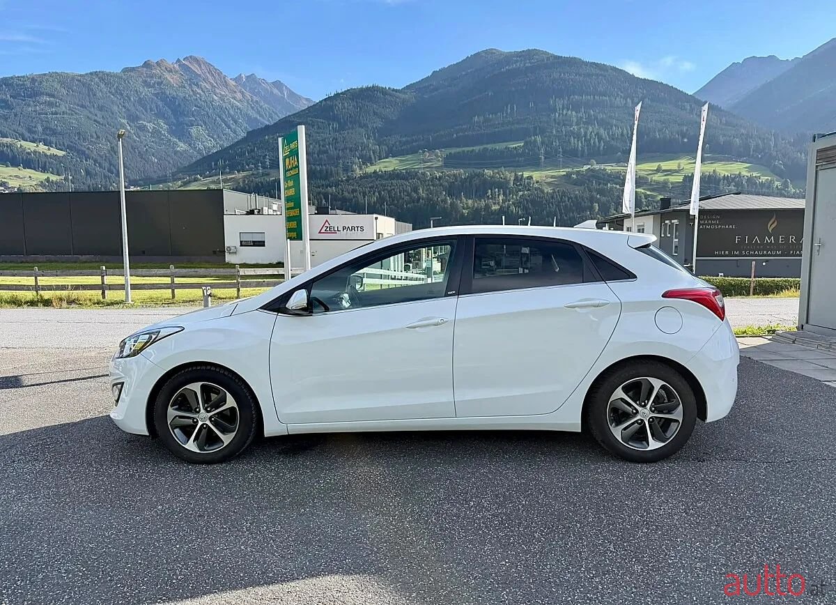 2016' Hyundai i30 photo #4
