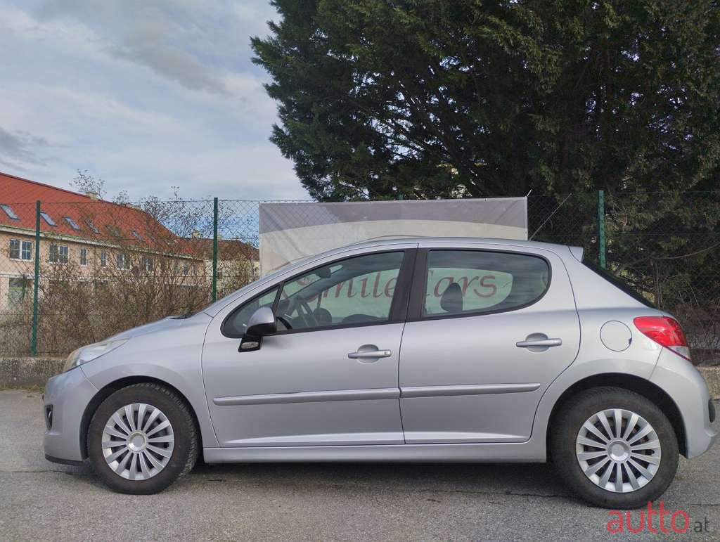 2009' Peugeot 207 photo #3