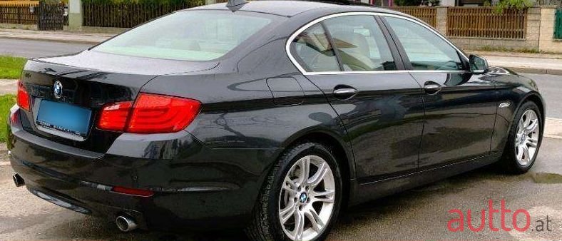 2011' BMW 5Er-Reihe photo #6
