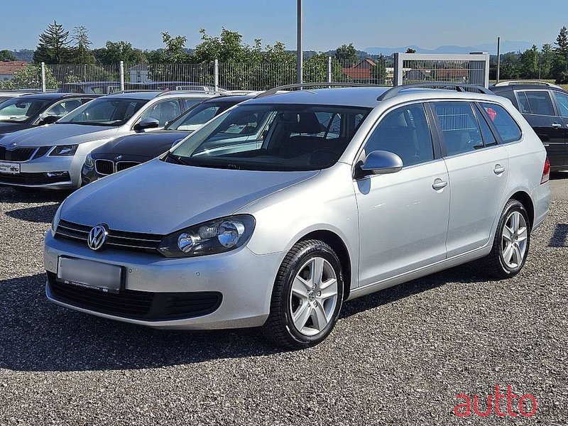 2010' Volkswagen Golf photo #1