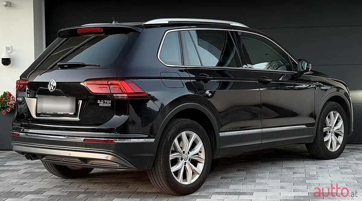 2016' Volkswagen Tiguan photo #6