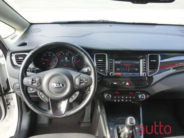 2014' Kia Carens photo #6