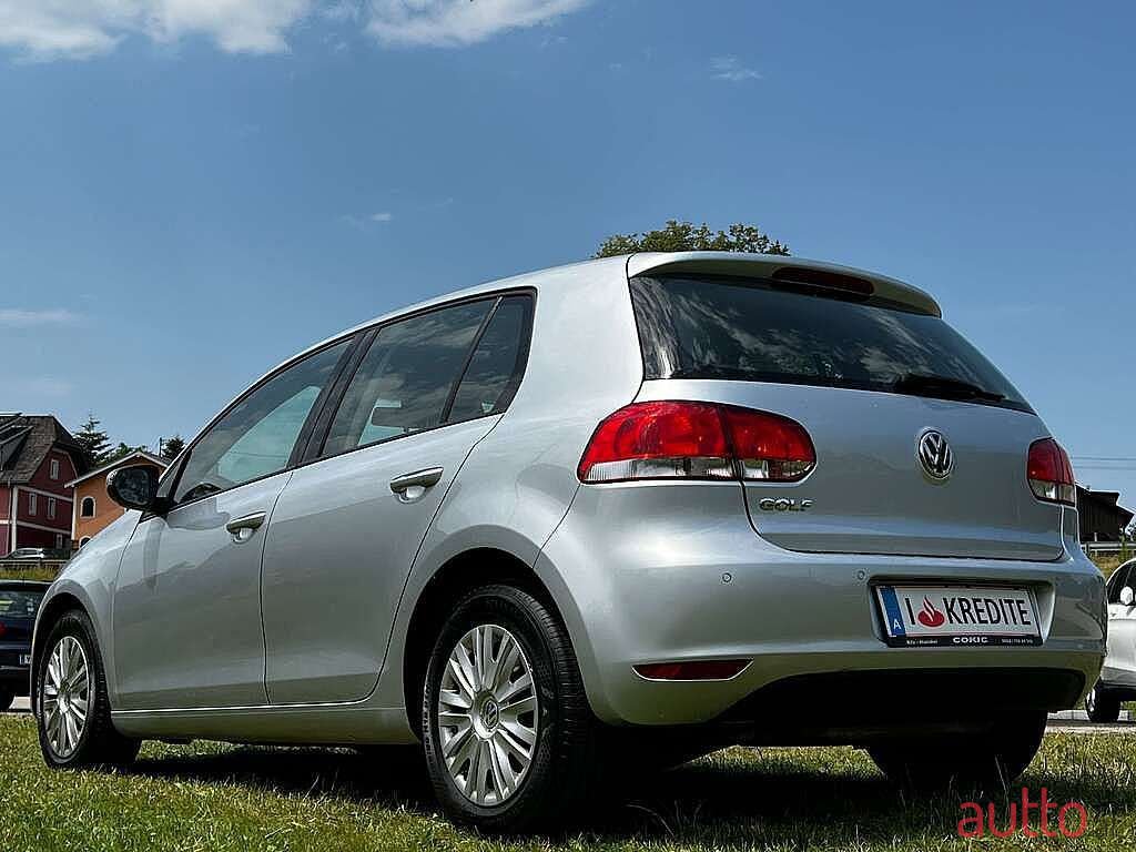 2010' Volkswagen Golf photo #4