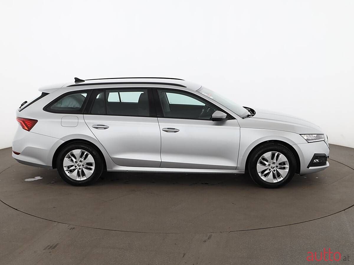 2023' Skoda Octavia photo #4