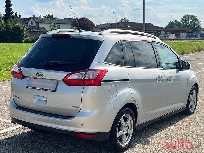 2013' Ford C-MAX photo #4