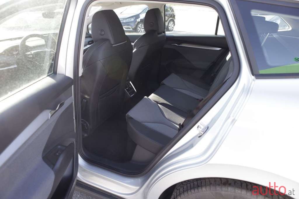 2022' Skoda Enyaq photo #5