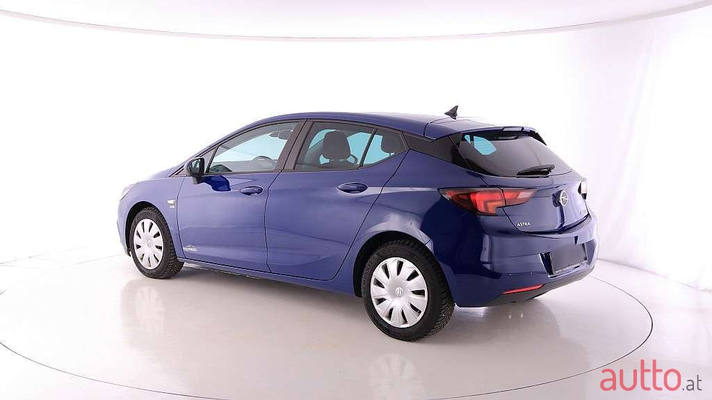 2019' Opel Astra photo #3