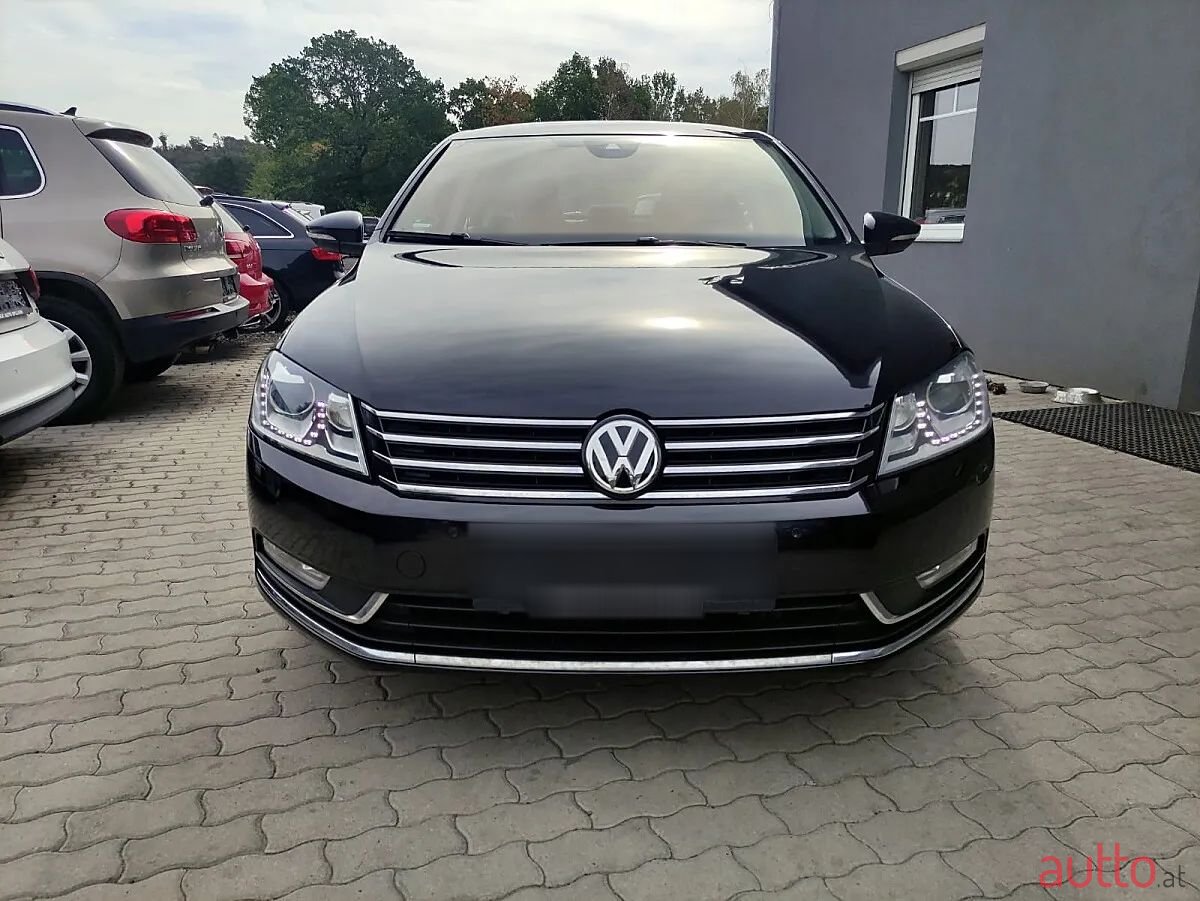 2013' Volkswagen Passat photo #1