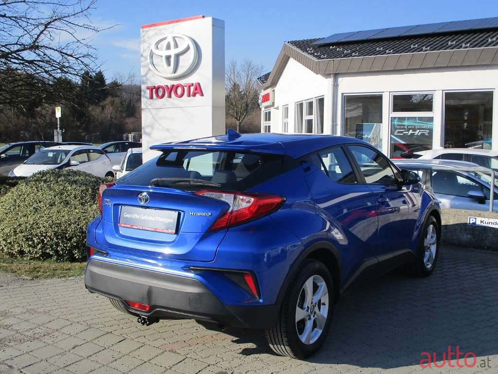 2017' Toyota C-Hr photo #2
