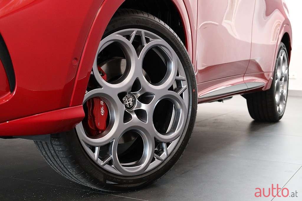 2024' Alfa Romeo Tonale photo #3